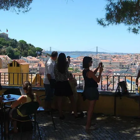 Cantinho Da Mouraria Apartman